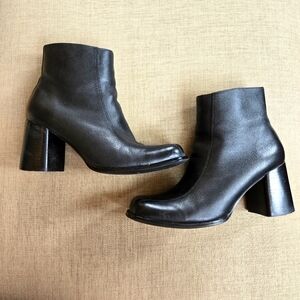 Sleek Black Woman's Ankle Boots with Chunky Heel, Size 10